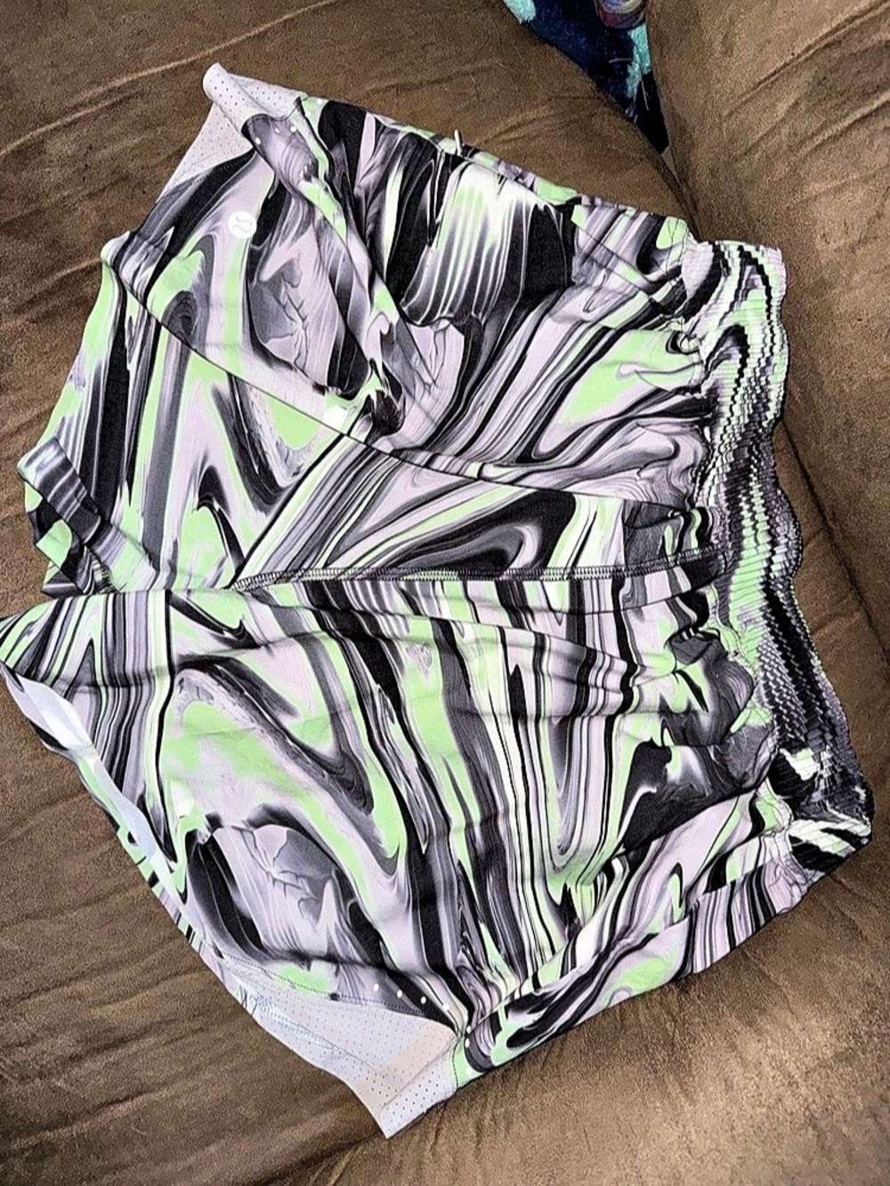 Lululemon Women's Hotty Hot High Rise Short 4" Special Edition Multi Shorts Sz 8